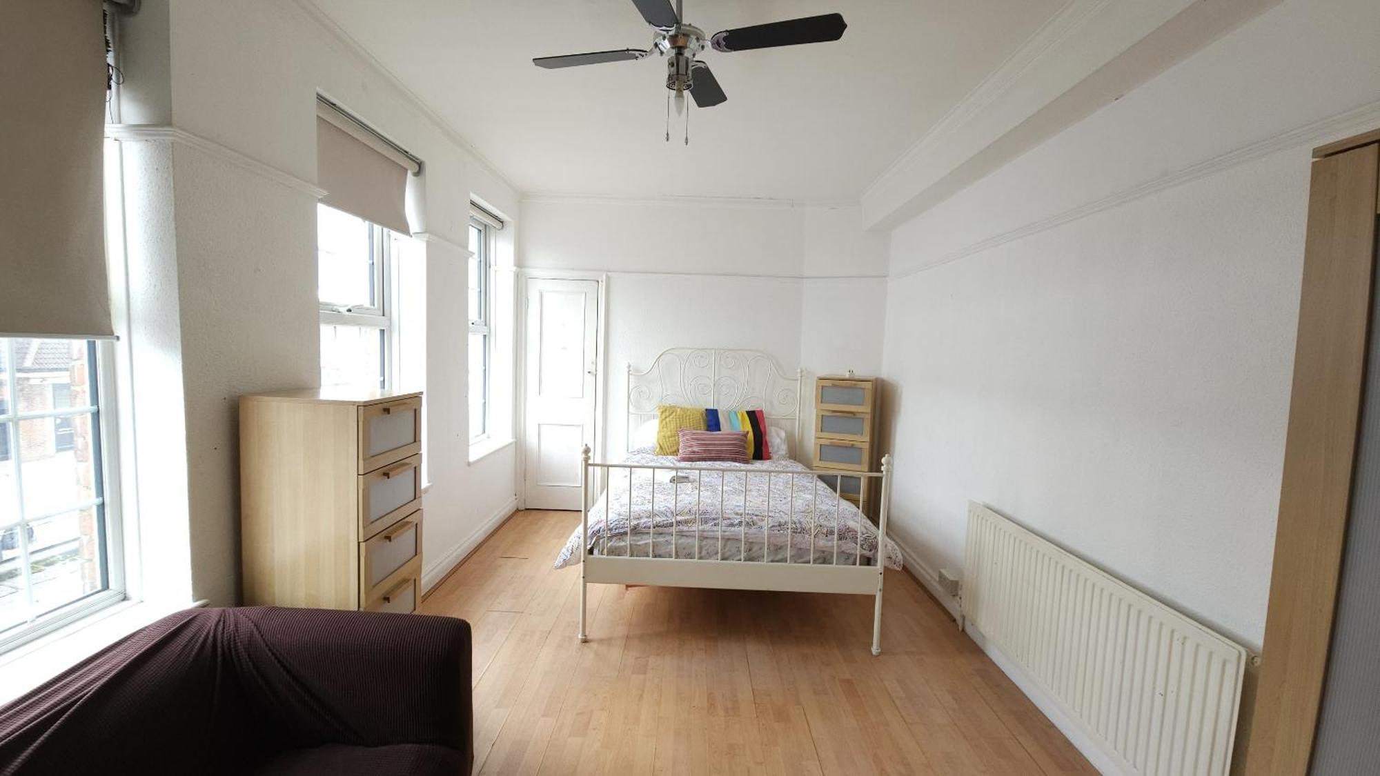 London Edgware Station Apartment Exterior foto